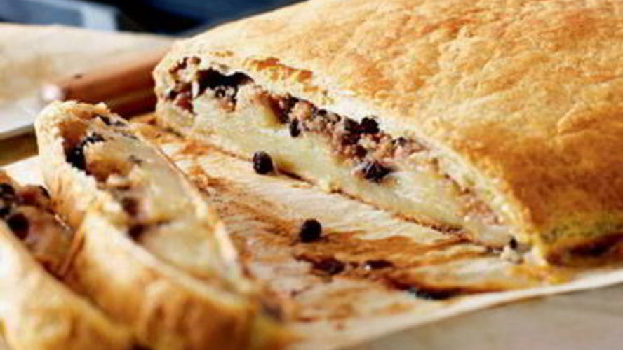 Рецепт яблочного штруделя с орехами