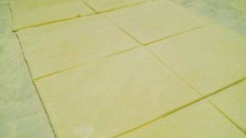 слоеные конвертики с творогом