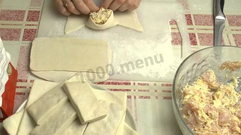 слоеные слойки с курицей