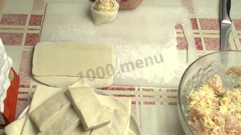 слоеные слойки с курицей