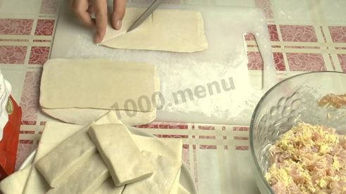 слоеные слойки с курицей
