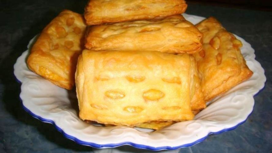 Рецепт слоек с сыром из слоеного теста