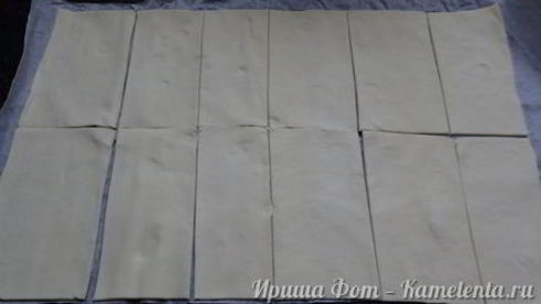 слойки с томатами и моцареллой