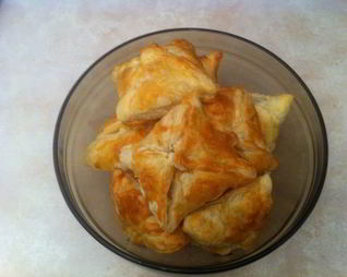 Слойки с яблоками медом и орехами