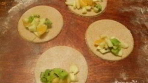 диетические сочни с фруктовой начинкой