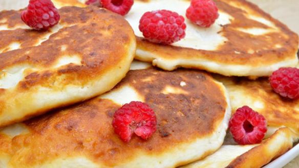 Рецепт Домашних сырников с малиной