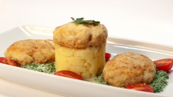 Рецепт Мясных сырников с зеленой сметаной