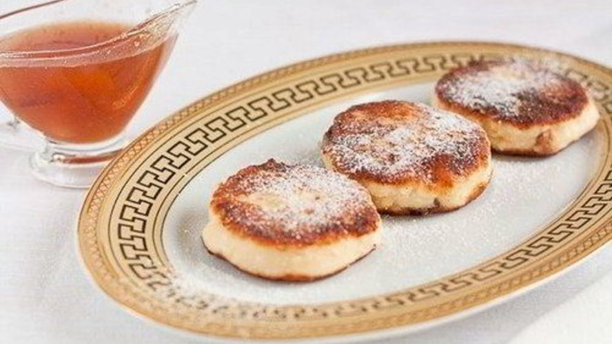 Рецепт ванильных сырников изюмом