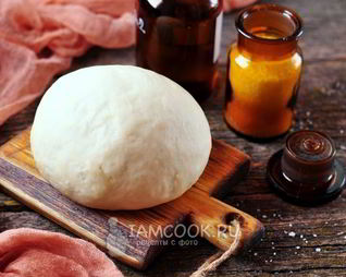 Быстрое дрожжевое тесто для пиццы на воде