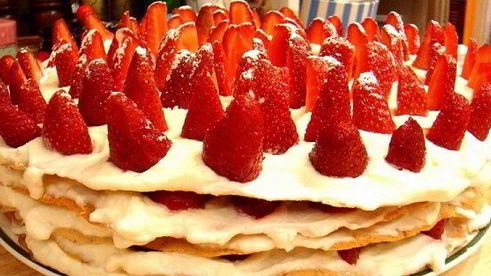 клубничный торт