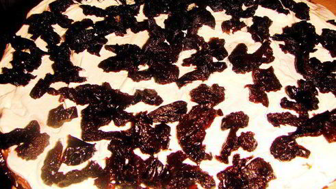 медовый торт с орехами и черносливом