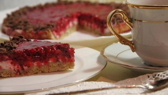 Рецепт Миндального бисквита с красной смородиной