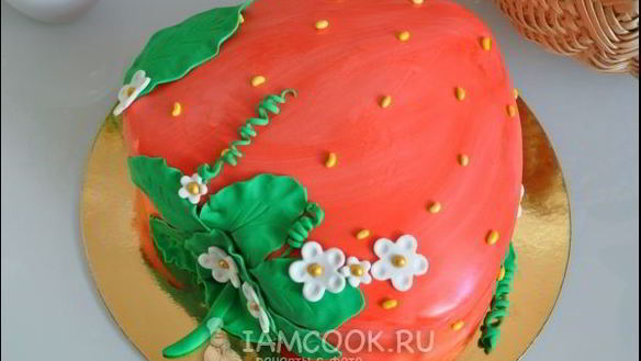 Рецепт Торта бисквитного с клюквой и яблоком Клубничка