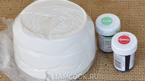 торт бисквитный с клюквой и яблоком клубничка