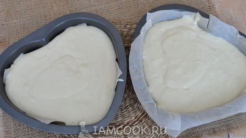 торт бисквитный с клюквой и яблоком клубничка