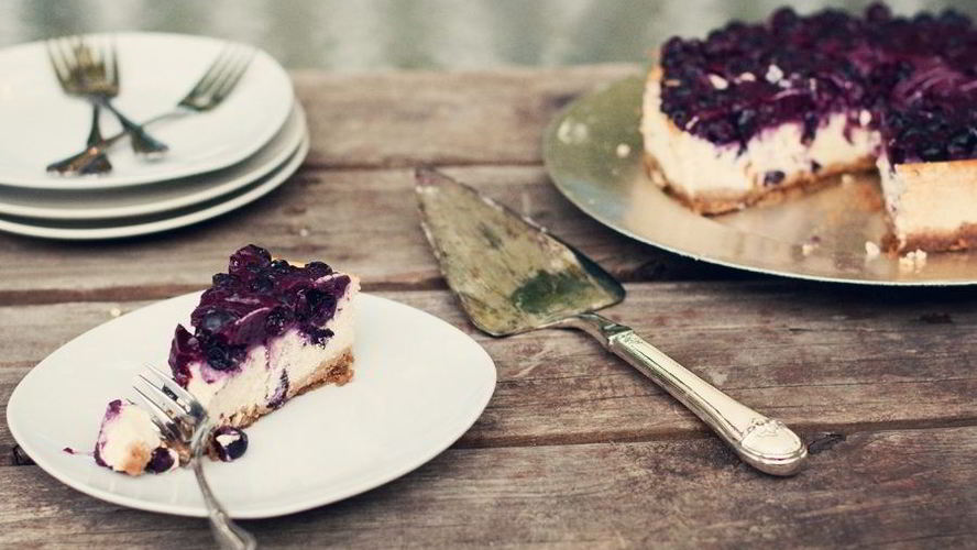 Рецепт творожно-черничного торт без выпечки