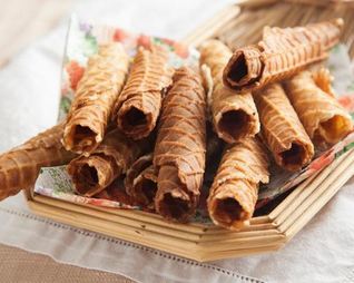 Хрустящие вафельные трубочки по-домашнему