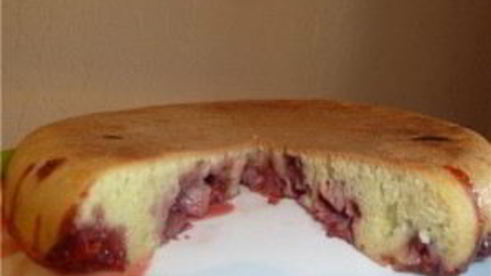 выпечка с клубникой в мультиварке