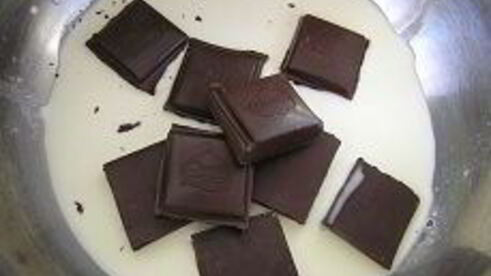 ореховые пирожные с профитролями