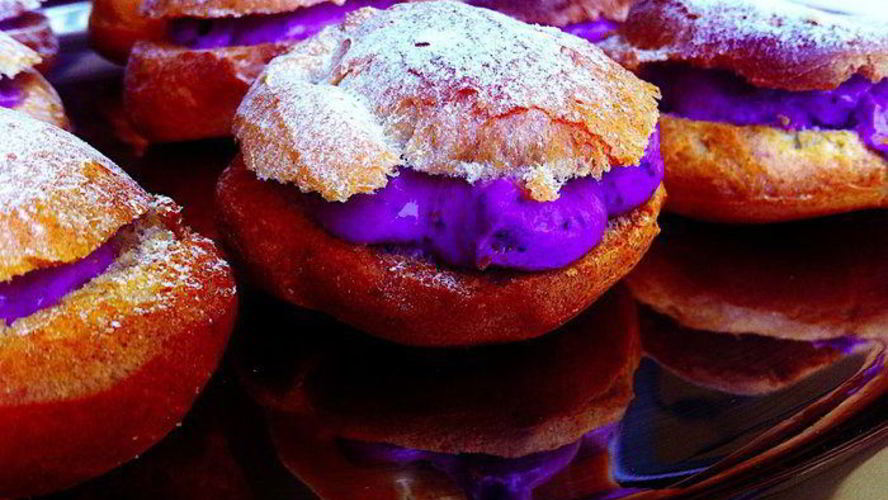 Рецепт профитролей с черничным кремом