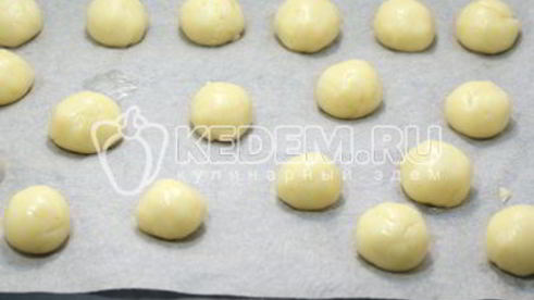 профитроли с икрой и творожной начинкой