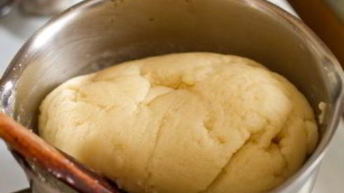 профитроли с кракелюром и лососевым муссом