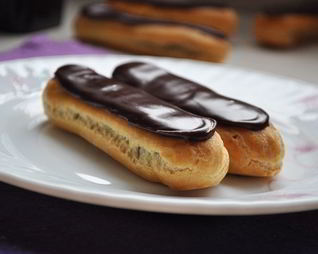 Шоколадные эклеры