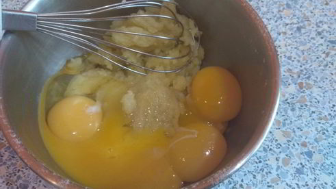 торт с профитролями