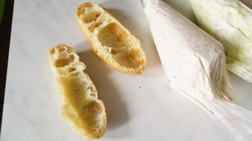 эклеры с крабовой начинкой