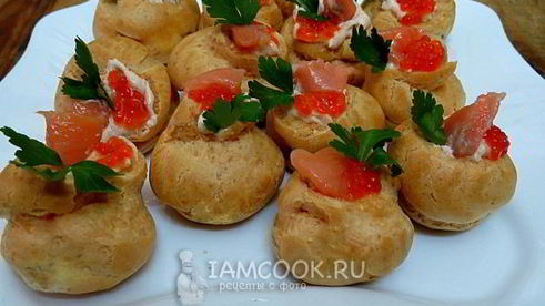 закусочные профитроли с лососем