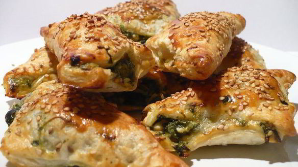 Рецепт Закусочных слоек с фетой и шпинатом