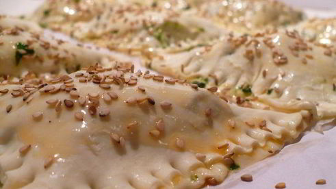 закусочные слойки с фетой и шпинатом