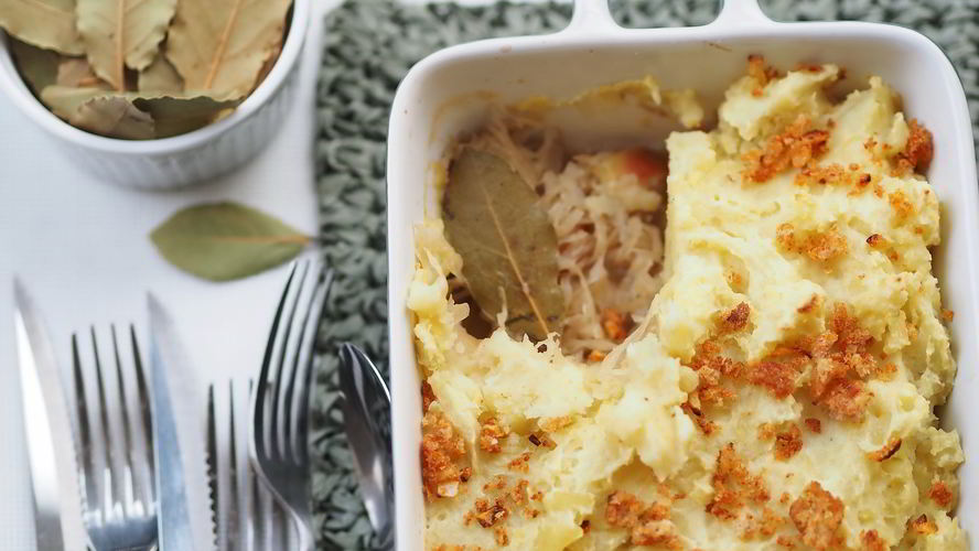 Рецепт картофельной запеканки с квашеной капустой и яблоками