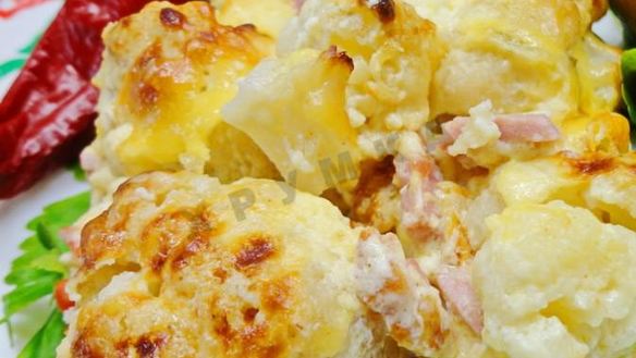 Рецепт Нежной запеканки из цветной капусты в духовке с сосисками