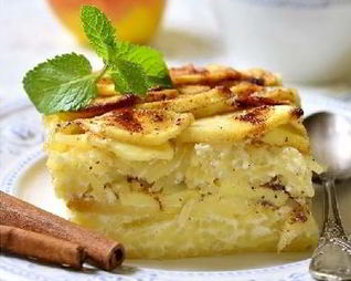 Творожная запеканка из макарон с яблоками