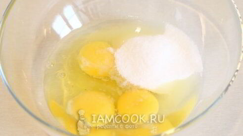 творожная запеканка с изюмом в мультиварке