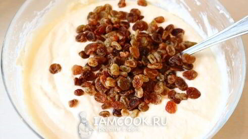 творожная запеканка с изюмом в мультиварке