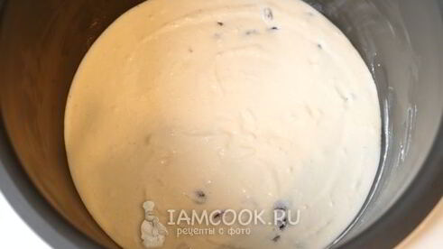 творожная запеканка с изюмом в мультиварке