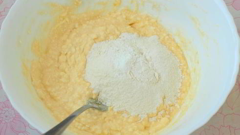 творожная запеканка с изюмом