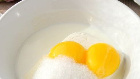 творожно-кокосовая запеканка с ягодами