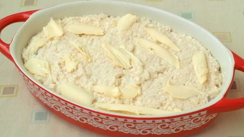 творожно-кокосовая запеканка со смородиной