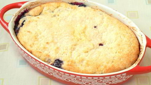 творожно-кокосовая запеканка со смородиной