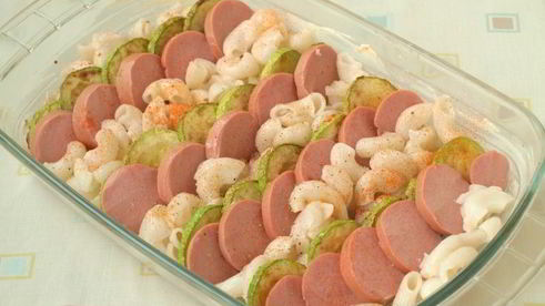запеканка из макарон с сардельками и кабачками