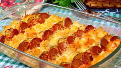 запеканка из макарон с сардельками и кабачками