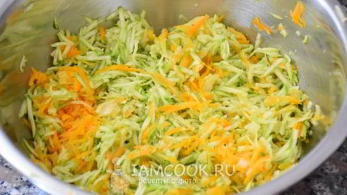 запеканка с овощами, сыром и фаршем из индейки