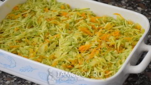 запеканка с овощами, сыром и фаршем из индейки