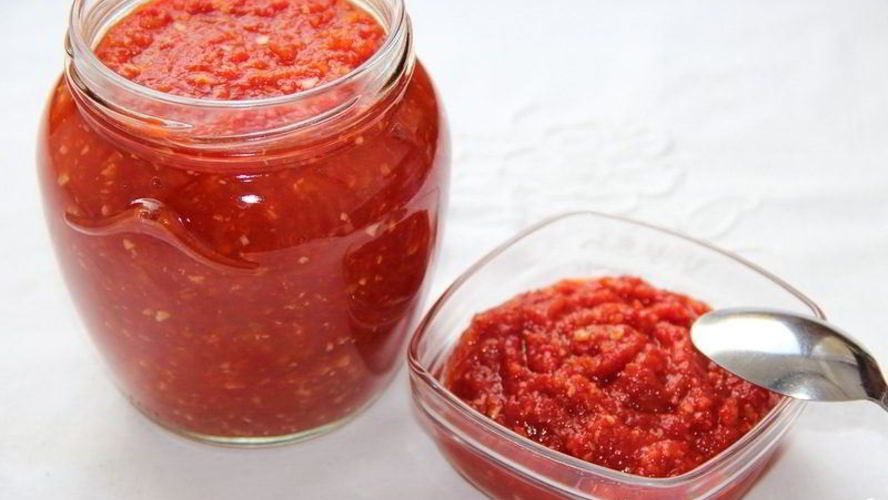 Рецепт аджики с хреном и чесноком без варки