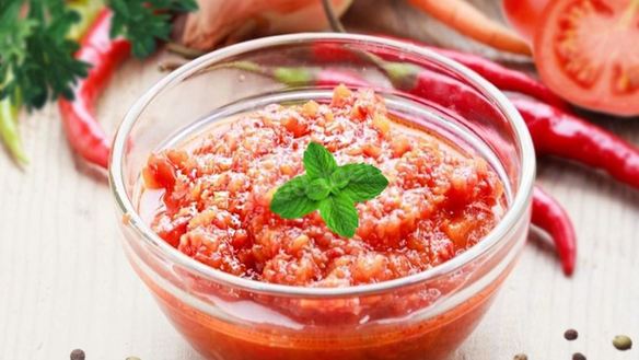 Рецепт Аджики с хреном и яблоками