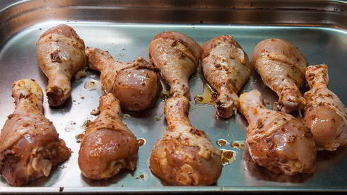 куриные голени с аджикой в слоеном тесте