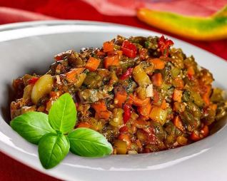 Баклажанная икра кусочками на зиму пальчики оближешь